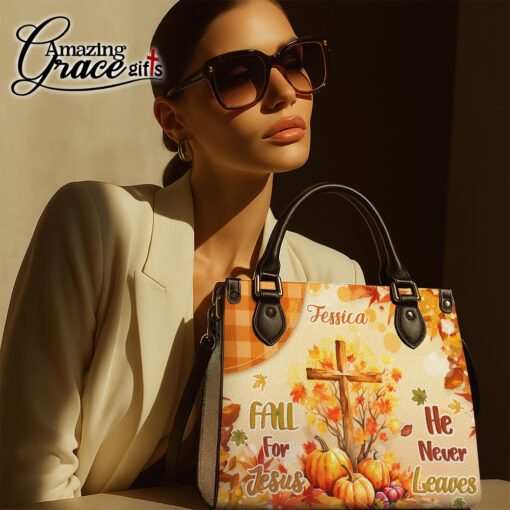 Autumn Jesus Cross Pumpkins Fall For Jesus He Never Leaves - Leather Handbag M - Image 7